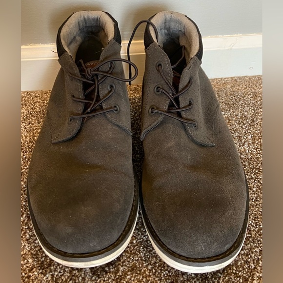Kenneth Cole Reaction Chukka Boots/Shoes Men’s Grey Techno Suede Size 9